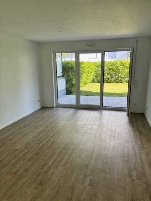 Moderne 2-Zimmer-Erdgeschosswohnung mit Terrasse und Garten