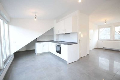 Moderne 2-Zimmer-Wohnung mit Einbauküche und Dachterrasse in Hürth-Efferen