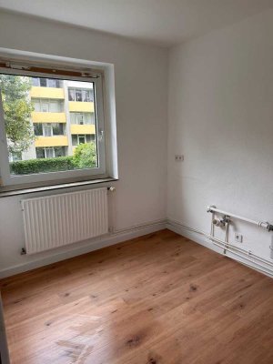Sanierte 2-Zimmer-Wohnung mit funktionaler Raumaufteilung und Balkon