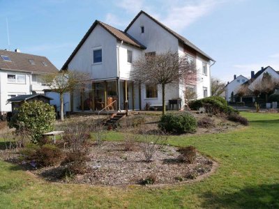 Charmantes Einfamilienhaus mit großem Garten in Schloß Ricklingen