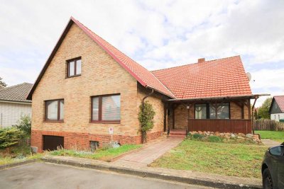 Zweifamilienhaus mit Ausbaureserve und Tiefgarage in ruhiger Lage von Offleben!