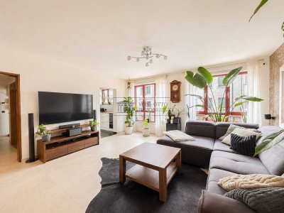 Wohnen am Rhein: 4 Zimmer, Balkon und TG-Stellplatz in Rodenkirchen