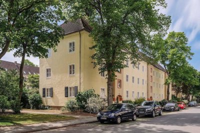 Charmante Altbauwohnung // EG rechts