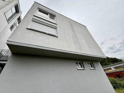 Wohnen in seiner schönsten Form - Freies Haus mit 3 Etagen, eigenem Garten, 2 Terrassen & Weitblick