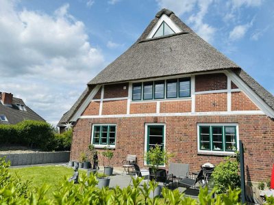 Historisches Reetdachhaus mit Einliegerwohnung– modern saniert