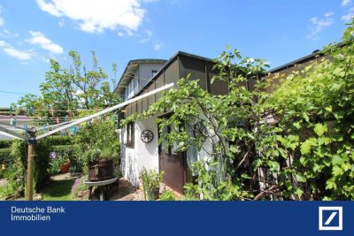 Charaktervoll: Split-Level-Haus mit viel Platz und grünem Paradies