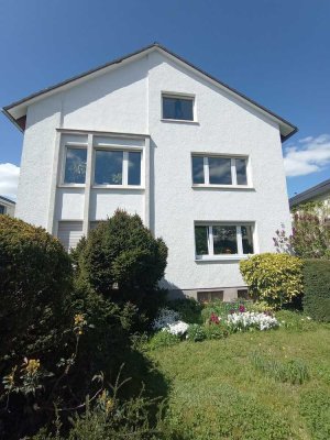 3-Zimmer-Dachgeschosswohnung, ruhig, zentral und im "Grünen"