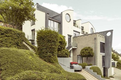 Architektenvilla mit großzügigem Wohnambiente, separatem Office, Spa, Weinkeller und Panoramablick