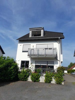 Sonnige 3-Zimmer-EG-Wohnung mit schöner Terrasse und Blick ins Grüne