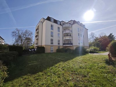 vermietete 2-Zi.-DG-Whg. (barrierearm) mit EBK, Balkon und Tiefgaragenstellplatz in 01157 Dresden