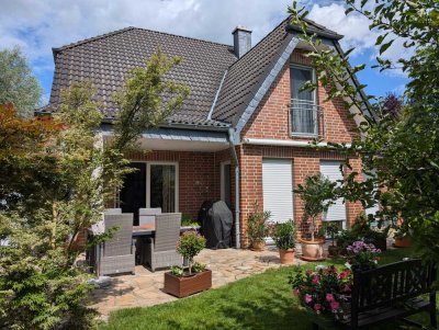 Lichtdurchflutetes Einfamilienhaus in äußerst ruhiger Lage!