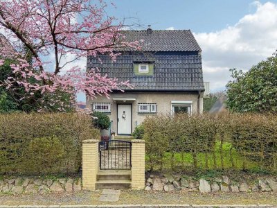 Charmantes Einfamilienhaus mit gemütlichem Wintergarten und herrlichem Garten in Pinneberg