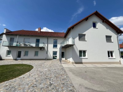 Sofort verfügbare 2-Zimmer-Wohnung mit Balkon und Carport in Wiener Neustadt