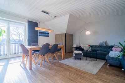 Traumhafte 4-Zimmer-Dachgeschosswohnung mit Gartenanteil, Doppelgarage und Bergblick in Altenstadt