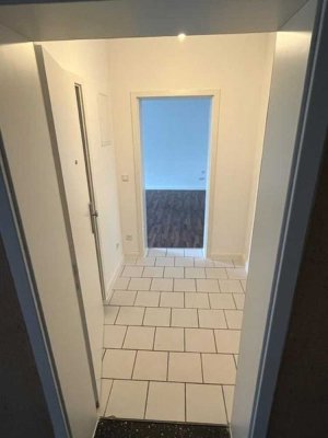 vor kurzem sanierte 1 Zimmer-Wohnung mit Balkon - Seitenstraße vom Fischertal