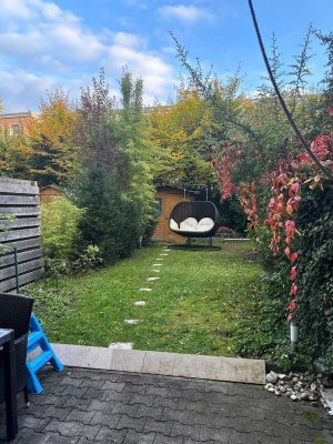 Top renovierte 4-Zimmer Wohnung mit eigenem Garten und Terrasse