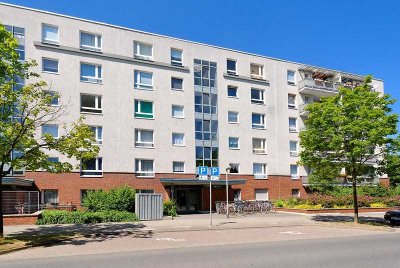 Peenestr. 5, 2 L - Barrierearme 2-Zimmer-Wohnung mit großer Loggia und Aufzug!