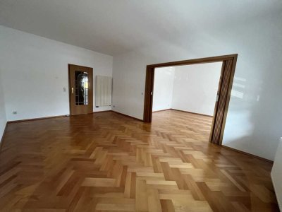 3-Zimmerwohnung mit Stellplatz, Abstellkammer, Einbauküche uvm. zu vermieten