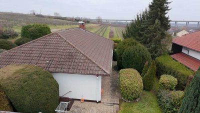 Schöner Bungalow mit Garage in Worms-Pfeddersheim , an den Weinbergen