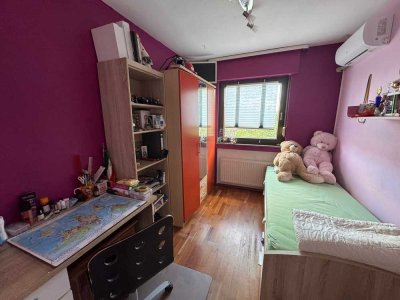 Renoviertes 6-Zimmer Reihenendhaus mit Garage in Willich