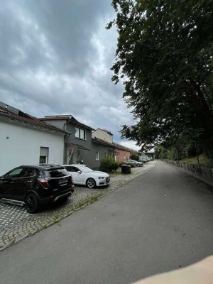 Schöne frisch renovierte drei-Zimmer-Wohnung