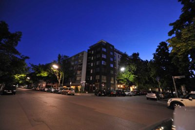 Helle 2-Zimmer-Wohnung mit Süd-Loggia & Aufzug in ruhiger City-West-Lage