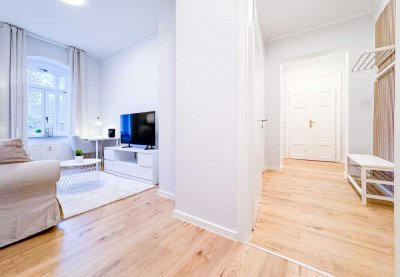 Neu saniert & voll möblierte 2-RW * WG geeignet * EBK * Balkon * Bad mit BW + Fenster * zentral