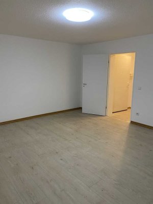 Schöne, geräumige ein Zimmer Wohnung in  Bergisch Gladbach, Schildgen