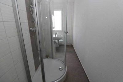 Jackpot!!! Neu sanierte 3-Raum-Wohnung mit Dusche & Balkon!!!
