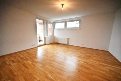 4-Zimmer-Wohnung mit separater Küche und Balkon in Grünlage!