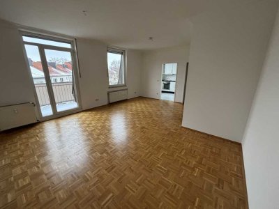 Jugendstil trifft City-Leben – charmantes Apartment mit Balkon