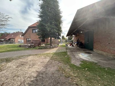 Historie trifft Moderne - Einfamilienhaus mit Einliegerwohnung und Scheune auf großen Grund