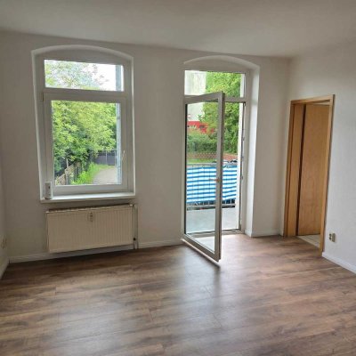 2 Raum Wohnung mit Balkon, Stellplatz und EBK
