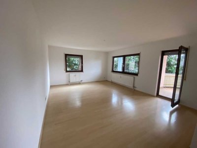 Schöne 2,5-Zimmer-Wohnung mit Balkon und Einbauküche in Heilbronn