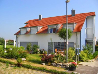 Geräumige, neuwertige 7-Zimmer-Doppelhaushälfte mit gehobener Innenausstattung und EBK in Gerlingen