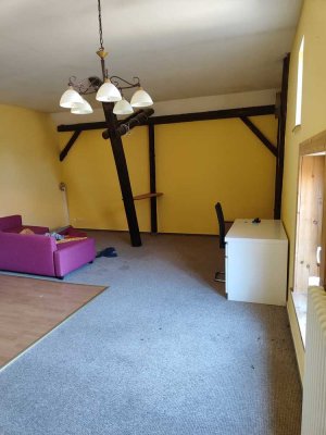 Freundliche 1-Zimmer-Dachgeschosswohnung auf Pferdehof