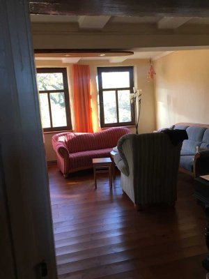 Wohnen im Fachwerkhaus. 3 Wohneinheiten. Attraktiver Teilausbau. Großer Obstgarten. Ruhige Ortslage.