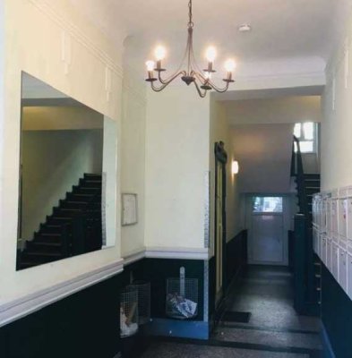 Schöne Ein Zimmer Wohnung mit große Terrasse