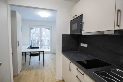 Großes möbliertes Apartment für zwei Personen mit ALL-IN-Miete und Balkon in Berlin-Pankow