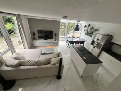 Möbilierte Penthouse-Maisonette Wohnung mit großer Südwest Dachterrasse