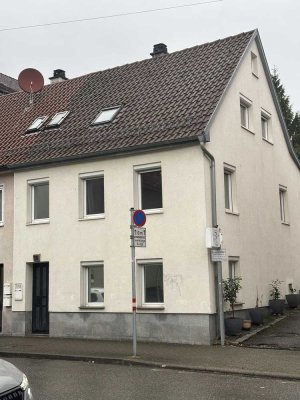 Gepflegte Doppelhaushälfte in zentraler Lage - Nähe Schwabengalerie, ideal für Paare oder Expats