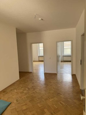 Erstbezug nach Sanierung:Helle 3-Zimmerwohnung mit Balkon in zentraler,ruhiger Lage