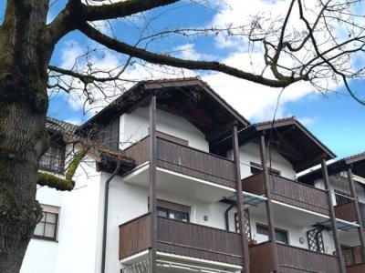 Weilheim - ruhig gelegene DG Wohnung mit Erker und Balkon