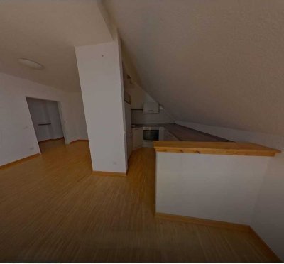 Zentrale aber ruhige 3-Zimmer Wohnung mit Einbauküche & Dachterrasse!