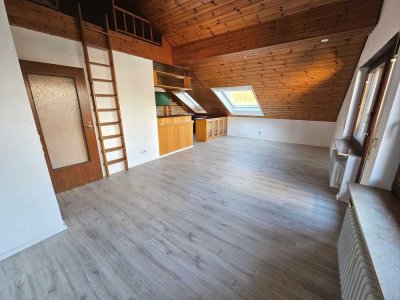 2-Zi.-DG-Wohnung mit Balkon und Stellplatz in Stufperich zu verkaufen!