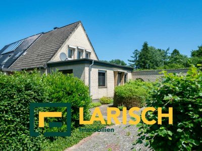 Ihr neues Zuhause mit Gartenfreiheit auf großzügigem Grundstück – Doppelhaushälfte mit Entwicklungsp