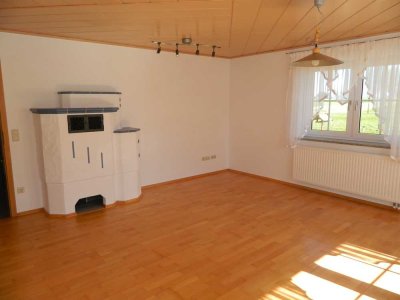 Schöne und gepflegte 5-Raum-EG-Wohnung mit Balkon und Einbauküche in Rottum