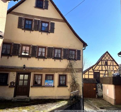 Charmantes, denkmalgeschütztes Wohnhaus mit geräumiger Garage und Gärtle mit Schuppen