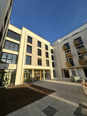 Erstbezug voll möbliert mit Duschbad und Balkon