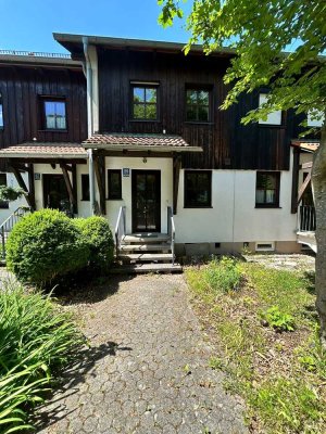 Provisionsfrei: Charmantes Reihenmittelhaus mit ausgebautem Dachgeschoss im ruhigen Aubing